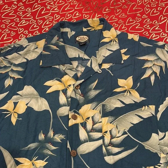 Tommy Bahama Men’s Beautiful Camp Shirt. Mint Condition - Picture 3 of 6